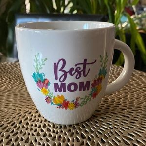 Brand Mew Best Mom Mug hold 2 cups.